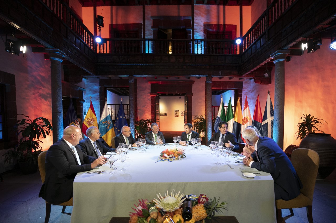 Encuentro de los presidentes del Gobierno de Canarias y de los Cabildos en La nueva cumbre